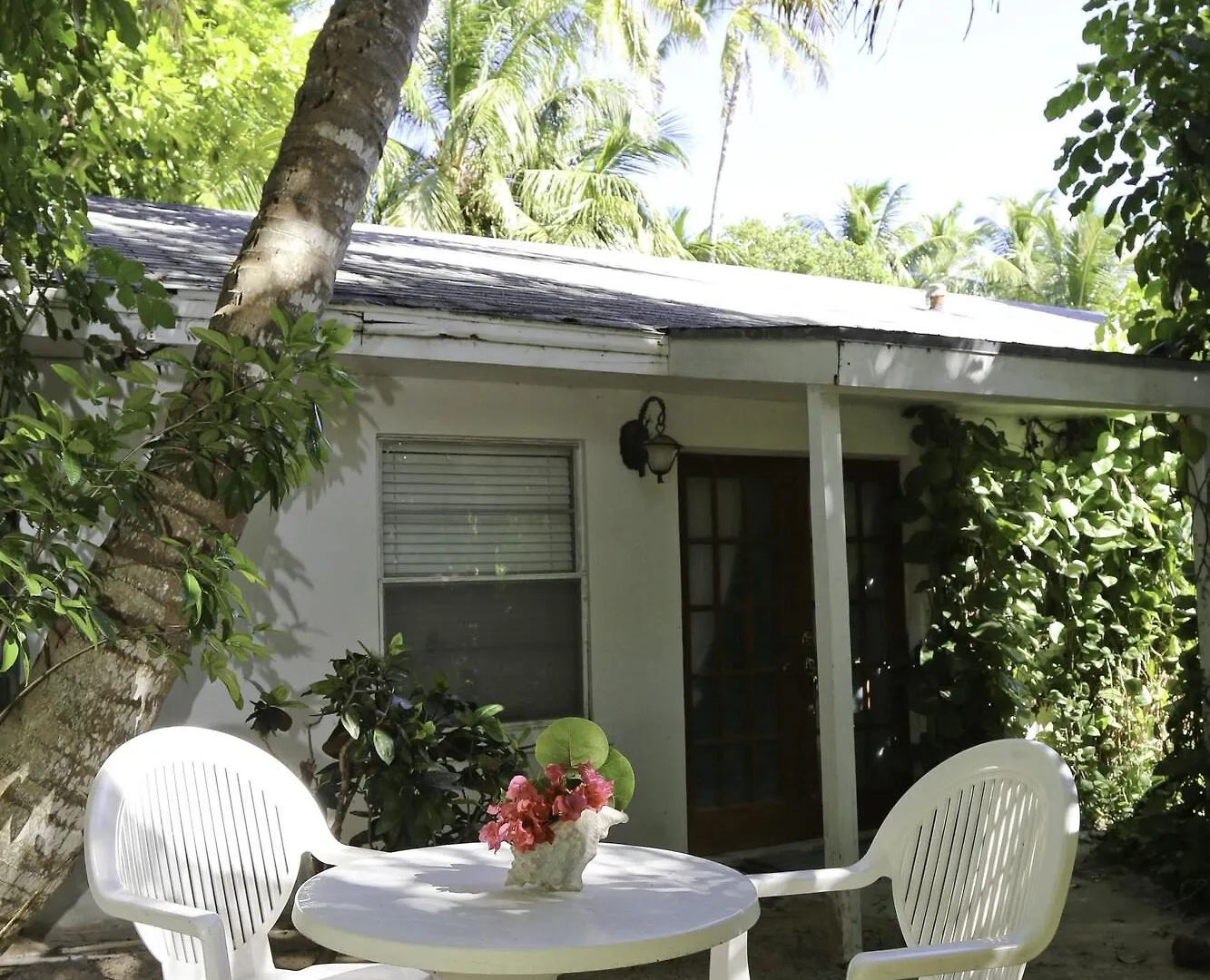 Tingum Village Hotel Dunmore Town 3*,  Bahamas