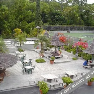 & Club Freeport
