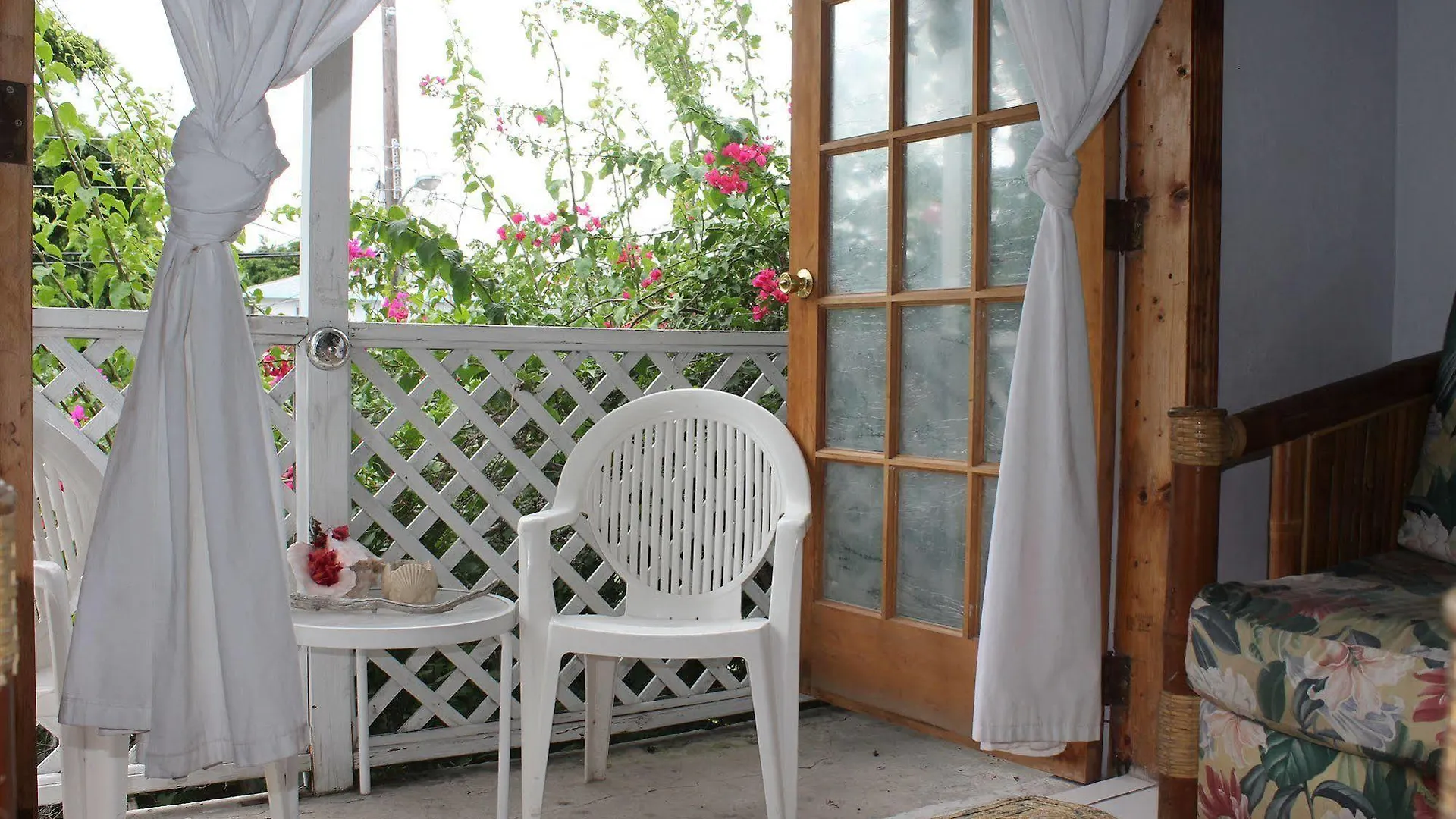 ***  Tingum Village Hotel Dunmore Town Bahamy